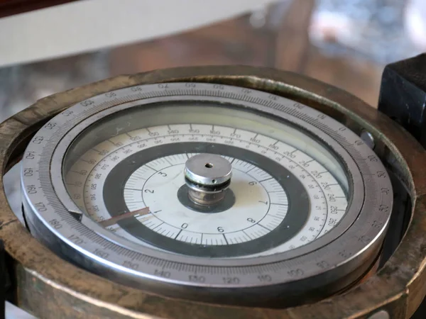 Vintage Schip Kompas Navigatie Een Apparaat Voor Het Bepalen Van — Stockfoto