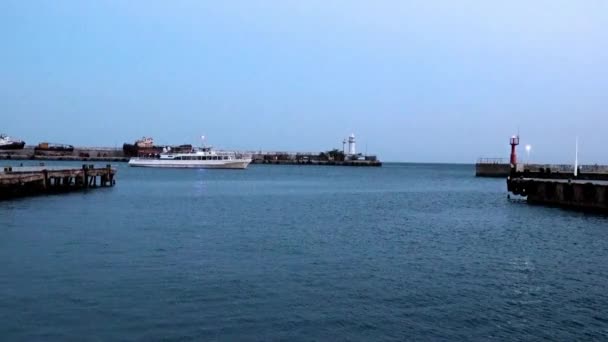 Farol Porto Comercial Yalta Zona Costeira Circundante Crimeia — Vídeo de Stock