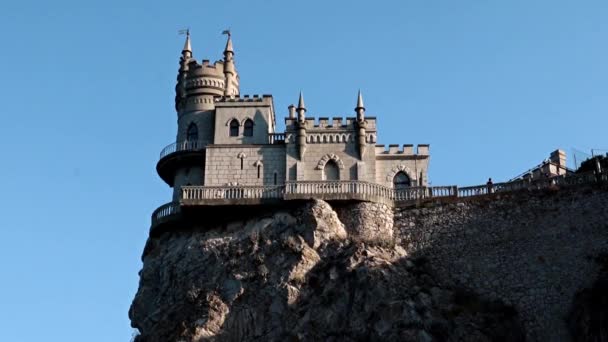 Castillo Está Situado Roca Mar Cerca Ciudad Yalta República Crimea — Vídeos de Stock