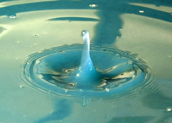 Fancy Pattern Liquid Surface Impact Drop Water — Stock Photo, Image