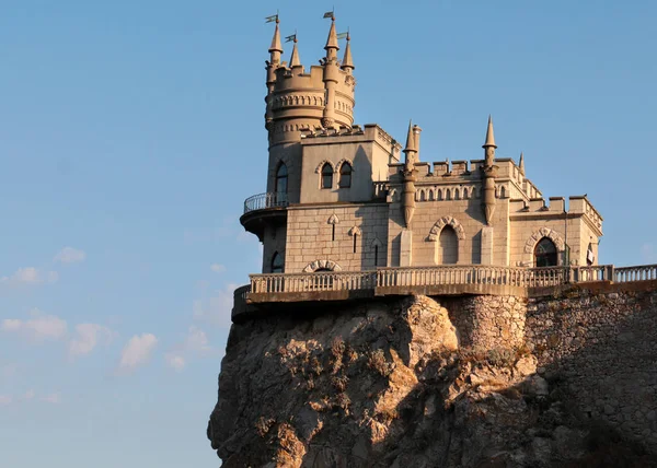 Mittelalterliche Burg Rande Einer Klippe Der Nähe Der Stadt Jalta — Stockfoto