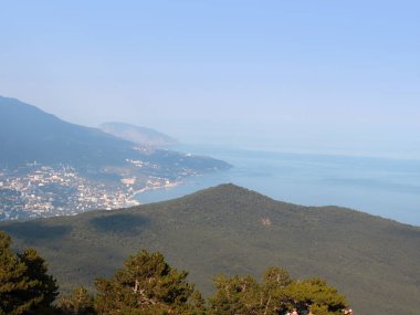 Dağ sırasından Kırım Cumhuriyeti 'nin Yalta şehrine