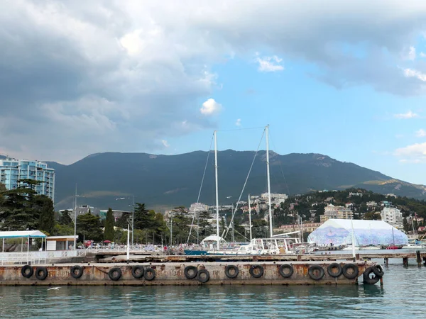 Vista Mar Sobre Edifícios Parques República Yalta Crimeia — Fotografia de Stock