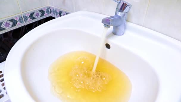 Stream Dirty Tap Water Pours Sink Illustration Disgusting Work Utilities — Stock Video
