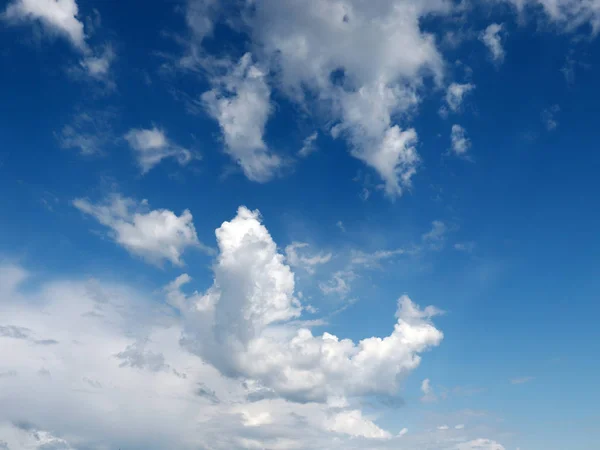 Красивые Облака Солнечном Небе Небесный Пейзаж — стоковое фото