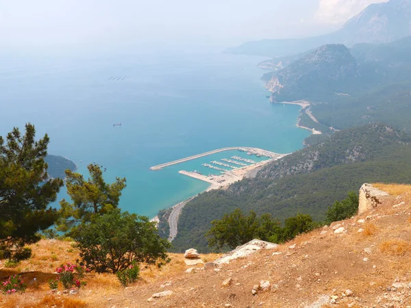 Deslumbrante Picos Montanha Brilhantes Tyunektepe Perto Cidade Antalya Turquia — Fotografia de Stock