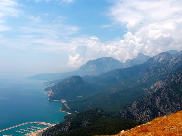 Deslumbrante Picos Montanha Brilhantes Tyunektepe Perto Cidade Antalya Turquia — Fotografia de Stock
