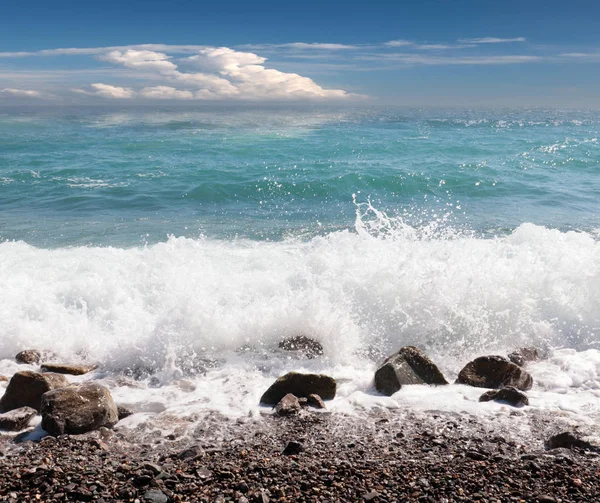 Бурхливі Хвилі Сонячний Пляж Середземного Моря — стокове фото