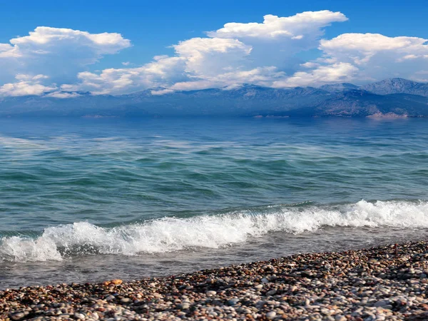 Pantai Yang Indah Pantai Laut Mediterania Dan Pegunungan Tunektepe Dekat — Stok Foto