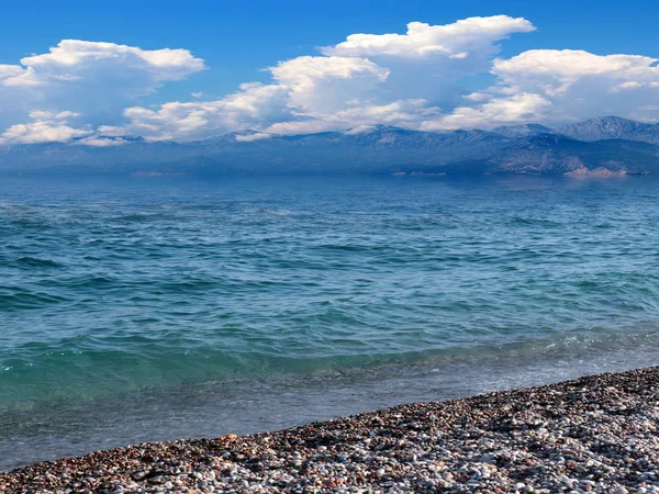 Akdeniz Kıyısında Güzel Bir Sahil Antalya Türkiye Yakınlarındaki Tunektepe Sıradağları — Stok fotoğraf