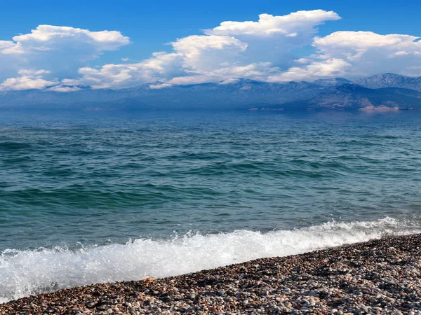 Pantai Yang Indah Pantai Laut Mediterania Dan Pegunungan Tunektepe Dekat — Stok Foto