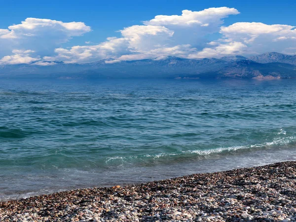 Pantai Yang Indah Pantai Laut Mediterania Dan Pegunungan Tunektepe Dekat — Stok Foto