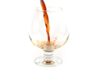 Bir bardağa dökerken şarap patlamaları