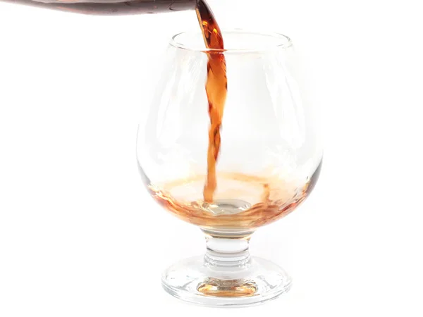 Şık Içki Kalıpları Bardağa Şarap Dökerken — Stok fotoğraf