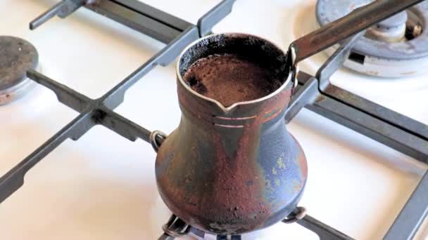 Proces Koffie Zetten Een Metalen Container Koffiezetapparaat — Stockvideo