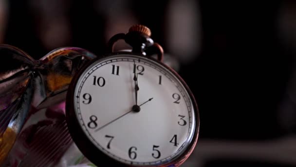 mouvement de la seconde main dans une vieille montre de poche 
