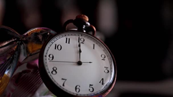 mouvement de la seconde main dans une vieille montre de poche 