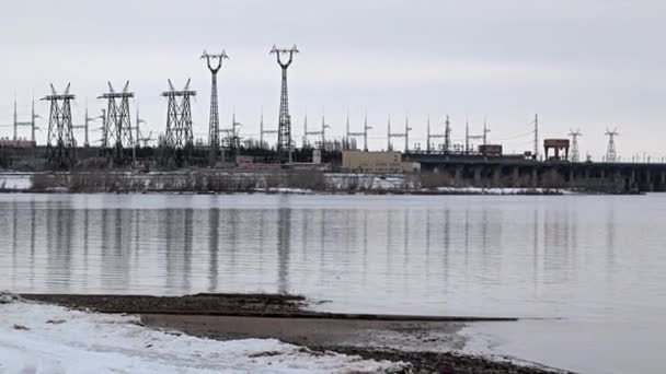 Egy Vízerőmű Építményei Épületei Volga Folyón Volgograd Oroszország Közelében — Stock videók