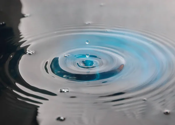 Traço Água Impacto Uma Gota Líquido — Fotografia de Stock