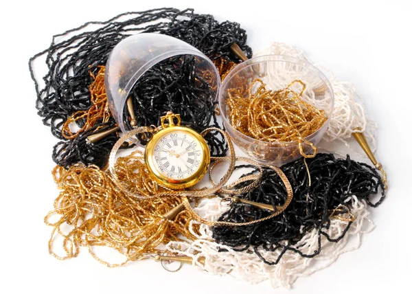 Świąteczne Pisanki Złoty Zegarek Kieszonkowy Vintage Wraz Biżuterią — Zdjęcie stockowe