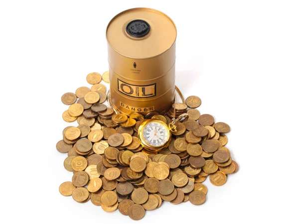 金のケースの中にある石油と古い時計の樽は金属のコインの山の上にあるルーブル — ストック写真