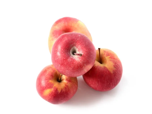 Kilka Dojrzałych Świeżych Jabłek Jako Element Upraw Rolnych — Zdjęcie stockowe