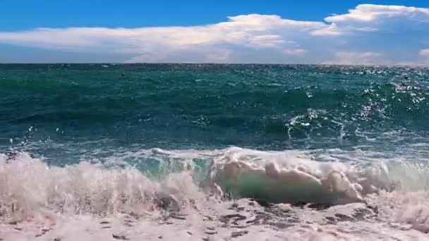 Sturmwellen Der Meeresküste Und Bewölkter Himmel — Stockvideo