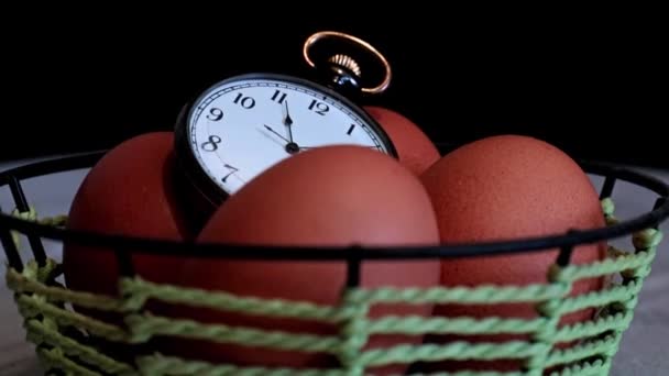 Uova Pasqua Movimento Della Lancetta Dei Secondi Sul Quadrante Orologio — Video Stock