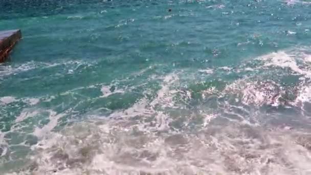 Морські Хвилі Піщана Галька Місце Активного Відпочинку — стокове відео