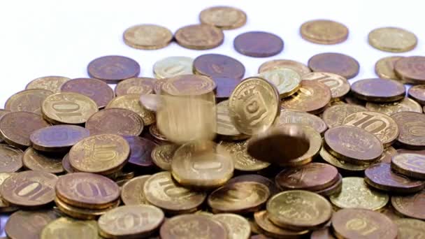 Rublos Metal Ruso Caen Sobre Montón Monedas — Vídeo de stock