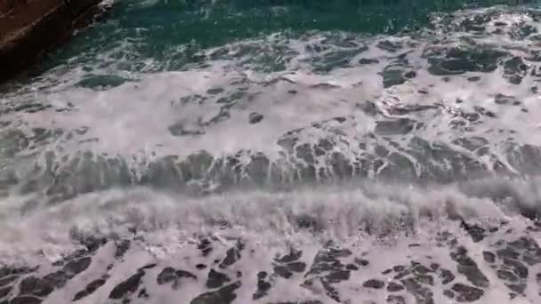 Τραχιά Κύματα Της Θάλασσας Σύμβολο Και Μια Αίσθηση Κινδύνου — Αρχείο Βίντεο