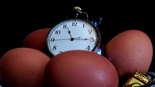 Segunda Mano Reloj Los Huevos Pascua — Vídeos de Stock