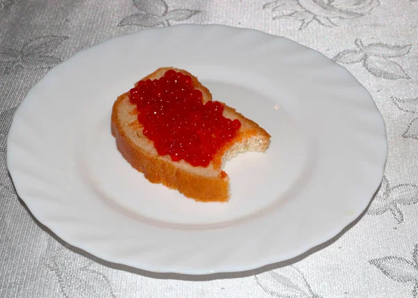 Joli Sandwich Caviar Rouge Sur Morceau Pain Blanc — Photo