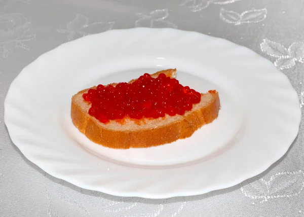 Joli Sandwich Caviar Rouge Sur Morceau Pain Blanc — Photo