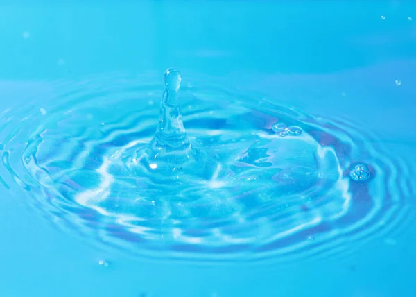 Traço Superfície Bebida Após Impacto Uma Gota Líquido — Fotografia de Stock