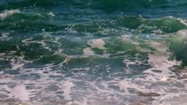 Aktif bir dinlenme yeri olarak deniz kıyısı dalgaları