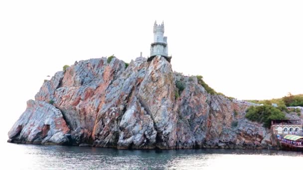 Vista Superfície Mar Menor Castelo Europa Engolir Ninho — Vídeo de Stock