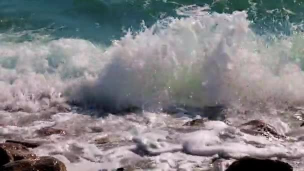 Onde Della Costa Del Mare Come Luogo Ricreazione Attiva — Video Stock