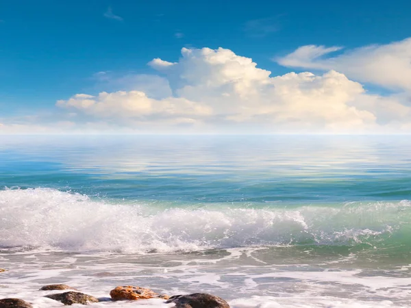 Himmel Landschaft Und Schöner Kieselstrand Des Meeres — Stockfoto