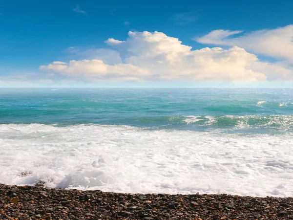 Himmel Landschaft Und Schöner Kieselstrand Des Meeres — Stockfoto