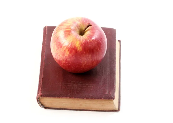 Una Hermosa Manzana Fresca Madura Yace Viejo Libro Filosófico — Foto de Stock