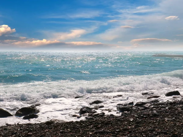 Krásná Mořská Pláž Pro Aktivní Rekreaci Oblačnou Oblohu — Stock fotografie