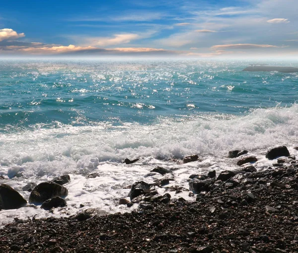 Schöner Meeresstrand Für Aktive Erholung Und Bewölkten Himmel — Stockfoto