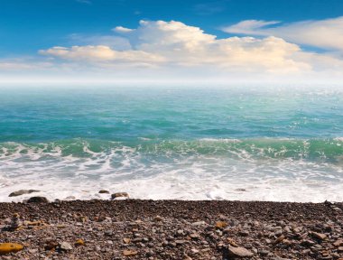 Akdeniz 'in güneşli plajları aktif bir dinlenme yeri olarak kullanılıyor.