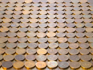 Ticaret sisteminin bir parçası olarak Rus rublesi metal paralar