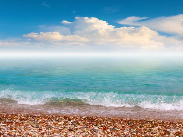 Schöner Bewölkter Himmel Über Dem Strand Des Mittelmeeres — Stockfoto