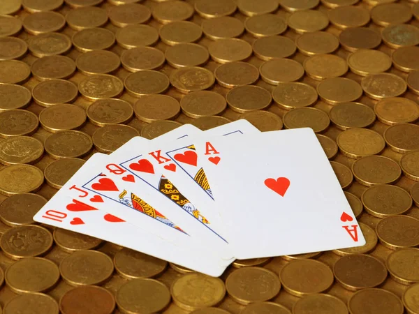 Die Gewinnende Kombination Von Spielkarten Beim Pokern Auf Der Ebene — Stockfoto