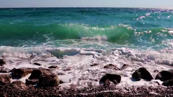Волны Моря Пляжа Время Небольшого Шторма — стоковое видео