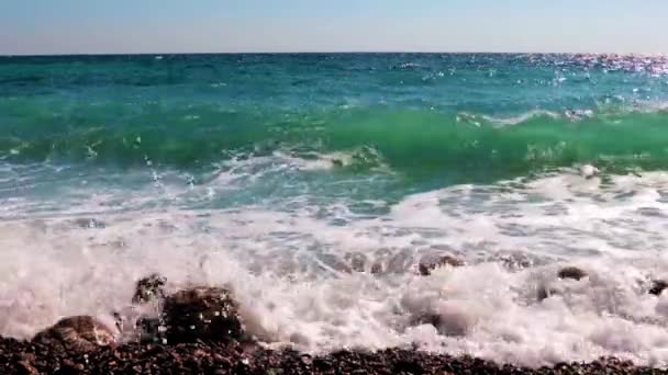 Küçük Bir Fırtınada Denizin Kumsalın Dalgaları — Stok video
