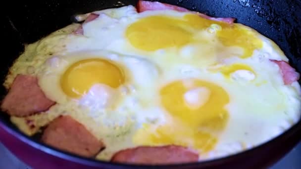 Process Cooking Fried Eggs Chunks Juicy Sausage — Stock Video